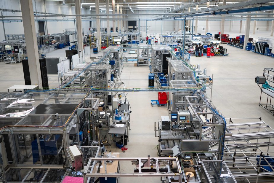 WITTE Automotive continues to expand in the Karlovy Vary region. The company is opening its new manufacturing facility in Ostrov with hundreds of new jobs