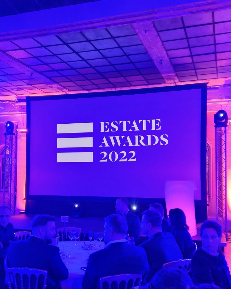¡Y el ganador de los Estate Awards en las categorías de Proyecto Industrial/Logístico del Año y Sostenibilidad y Ecología es... ...Accolade! 🏆