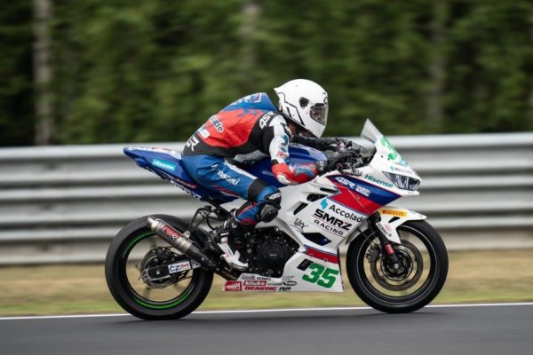 Buen rendimiento en casa de Accolade Smrž Racing 🏍️