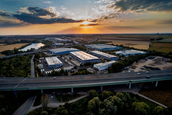 Skupina Accolade sa stala 100 % vlastníkom multifunkčného areálu Karlovarská Business Park v blízkosti pražského letiska