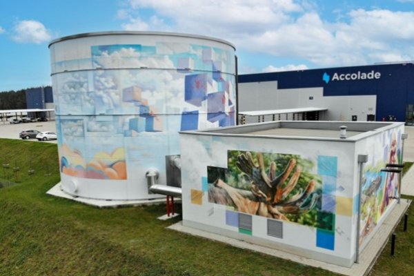 Nová nástěnná malba společnosti Accolade na průmyslové mapě Polska
