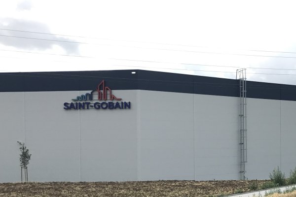 Accolade i Panattoni powiększyły park w Hořovicach dla  grupy Saint-Gobain.
